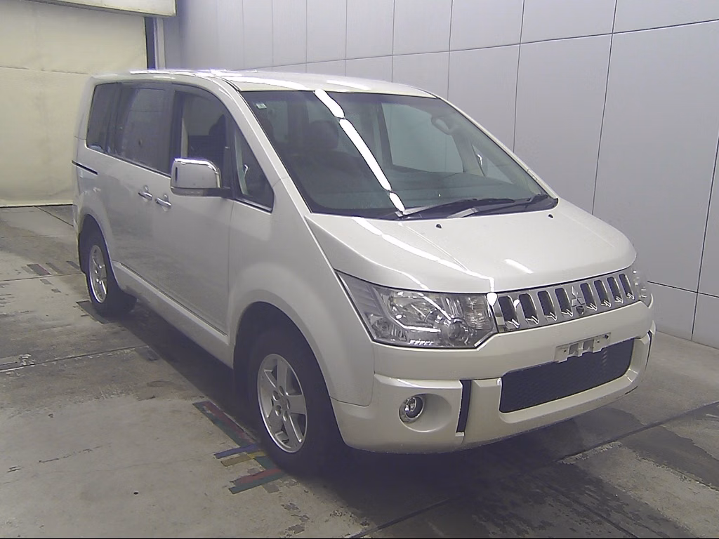 MITSUBISHI DELICA D:5