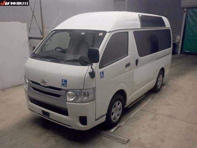TOYOTA REGIUS ACE