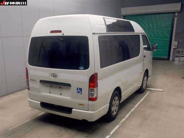 TOYOTA REGIUS ACE