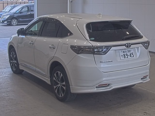 TOYOTA HARRIER