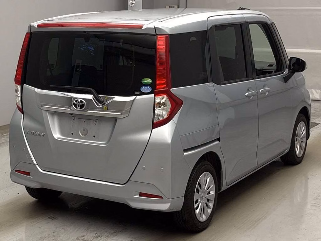 TOYOTA ROOMY