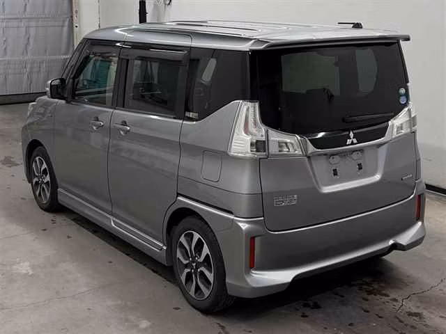 MITSUBISHI DELICA D:2
