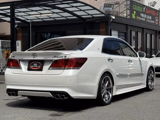 TOYOTA CROWN