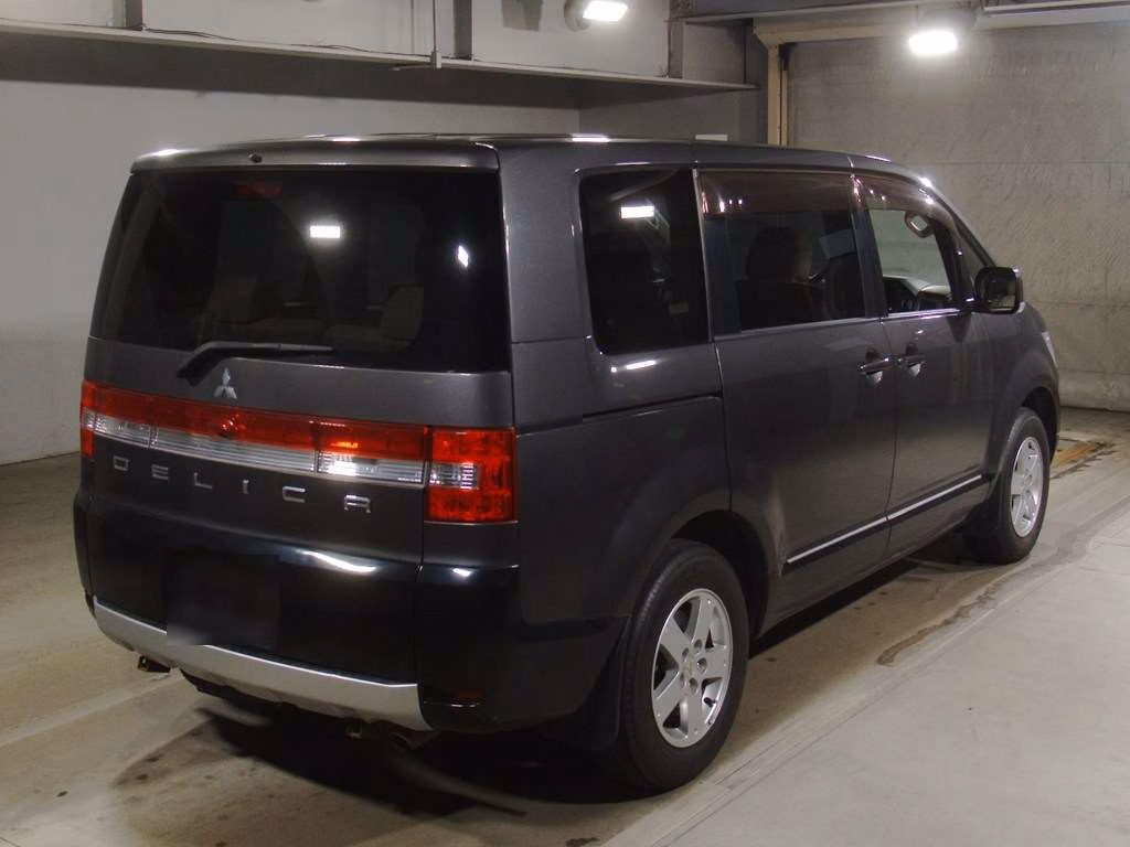 MITSUBISHI DELICA D:5