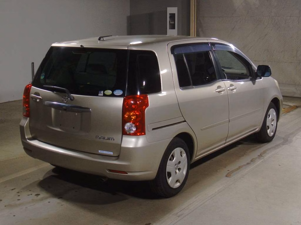 TOYOTA RAUM