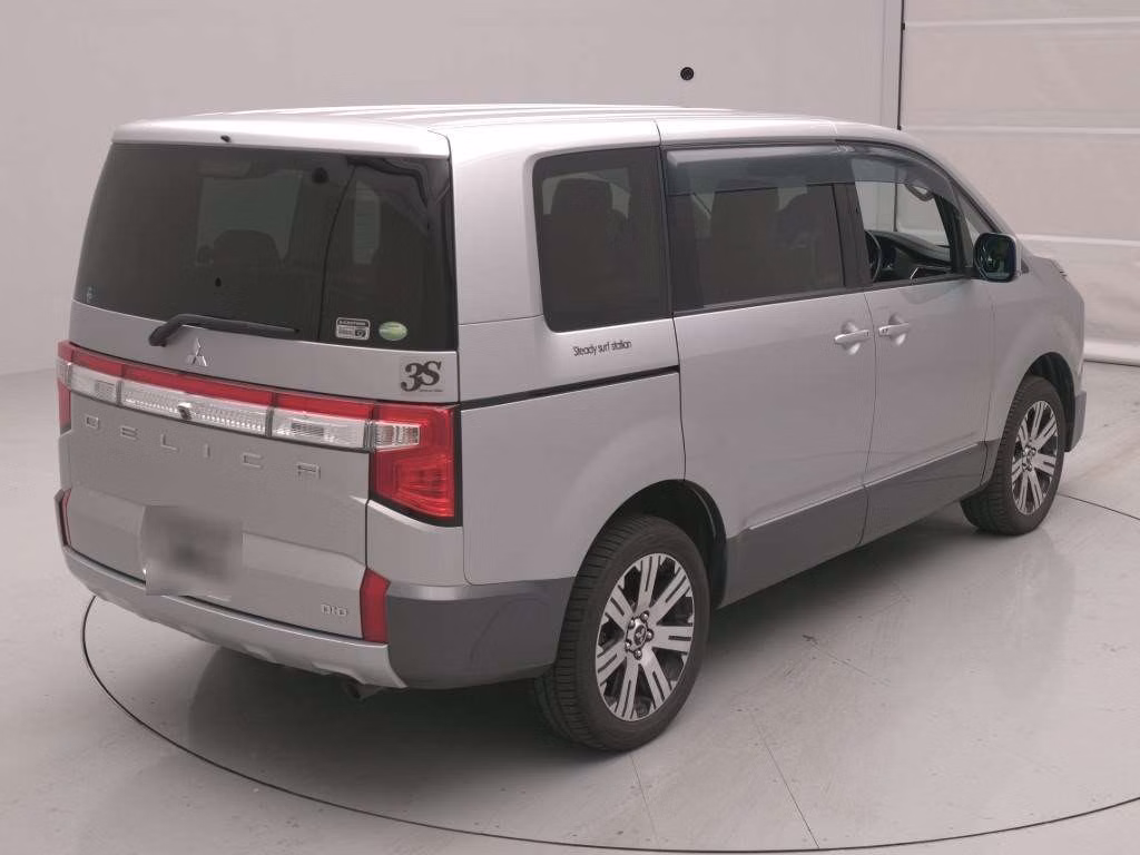 MITSUBISHI DELICA D:5
