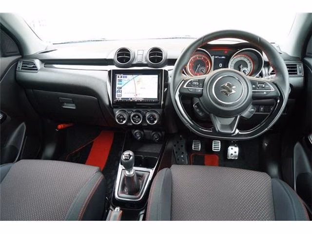 SUZUKI SWIFT