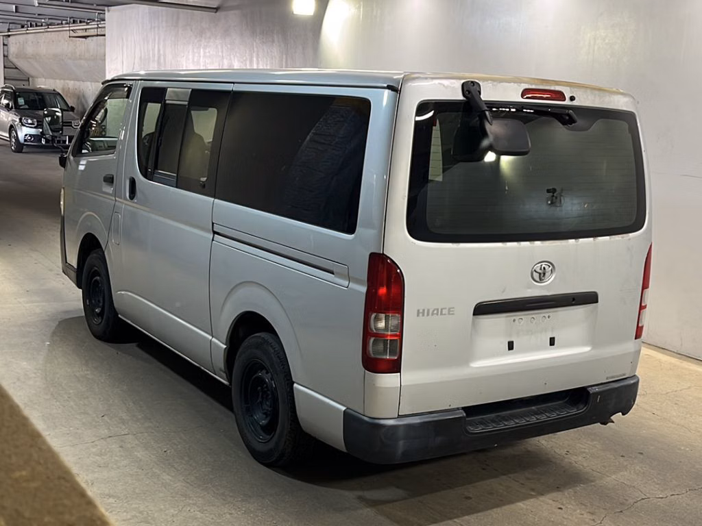 TOYOTA REGIUS ACE