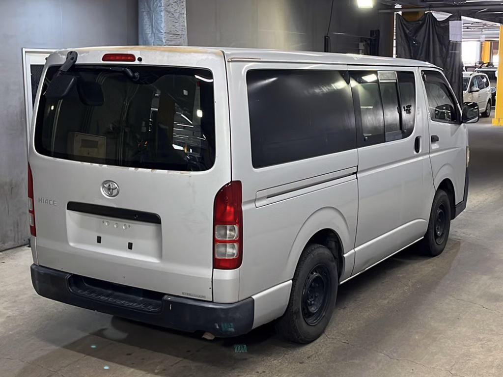 TOYOTA REGIUS ACE