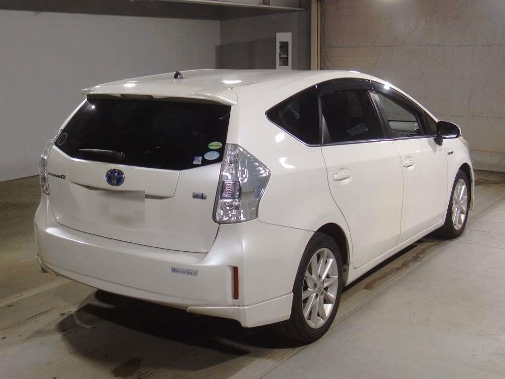 TOYOTA PRIUS ALPHA