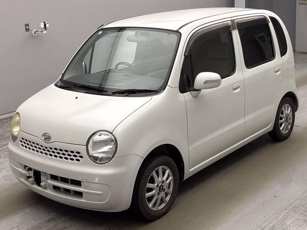 DAIHATSU MOVE LATTE