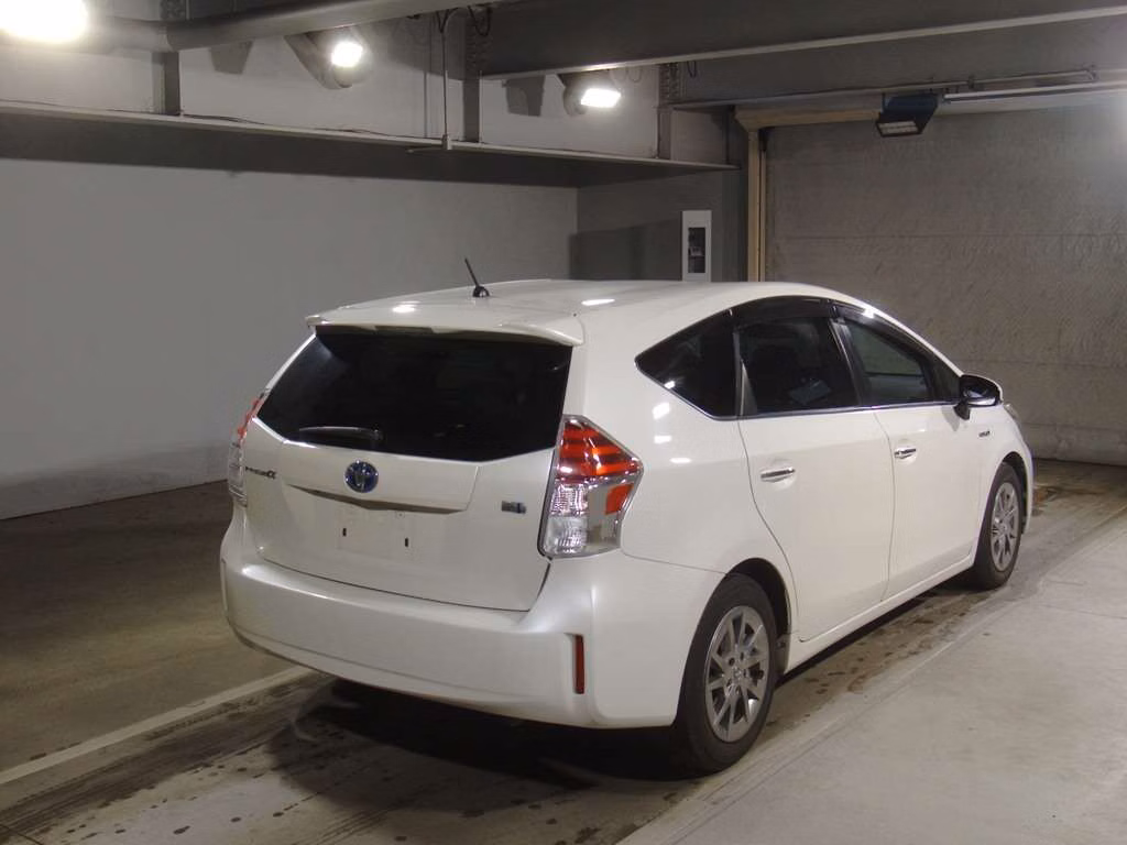 TOYOTA PRIUS ALPHA