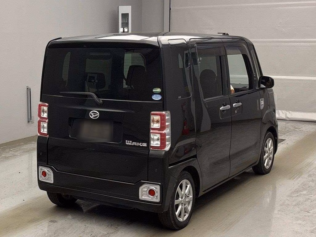 DAIHATSU WAKE