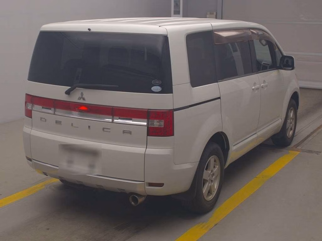 MITSUBISHI DELICA D:5