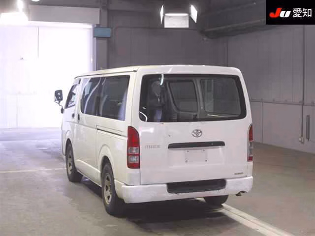 TOYOTA REGIUS ACE