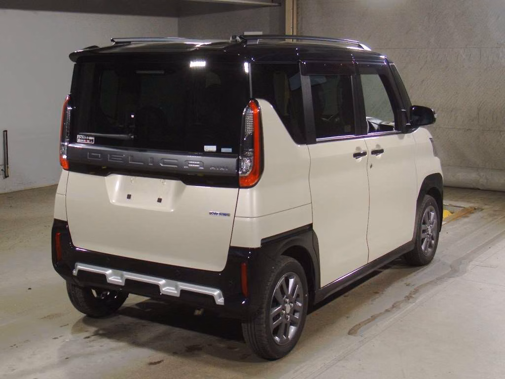 MITSUBISHI DELICA MINI