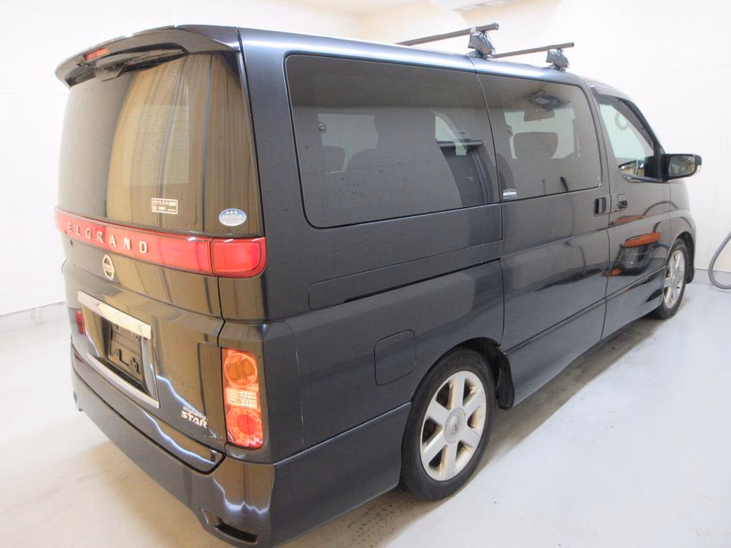 NISSAN ELGRAND