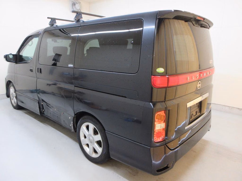 NISSAN ELGRAND