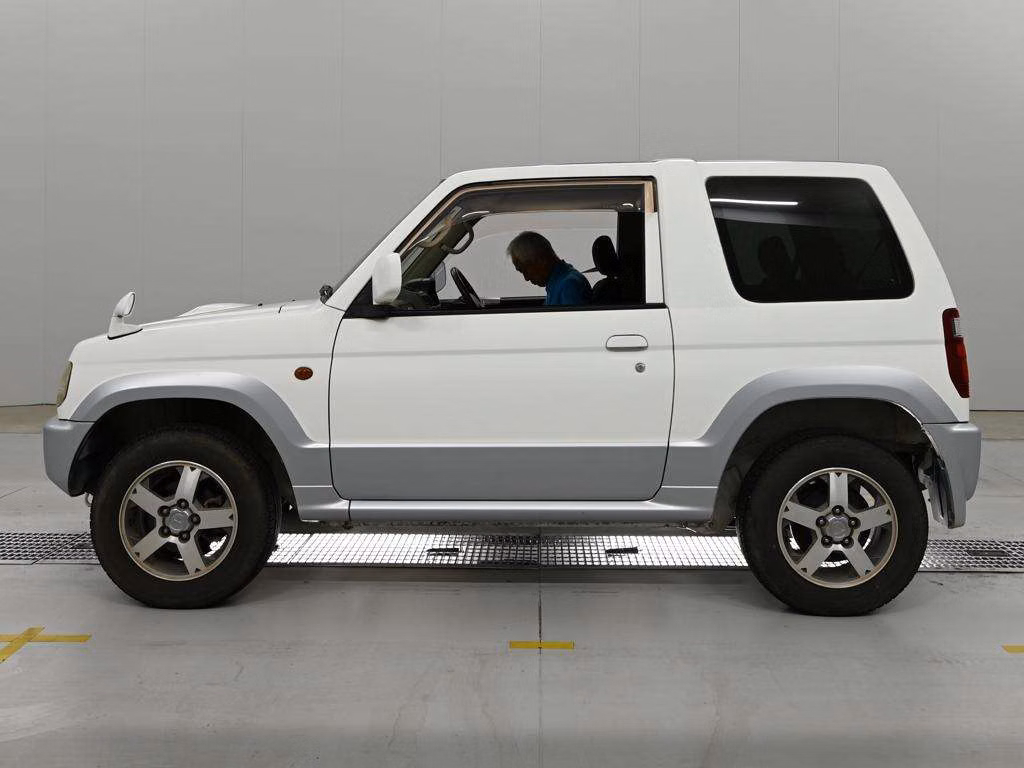 MITSUBISHI PAJERO MINI