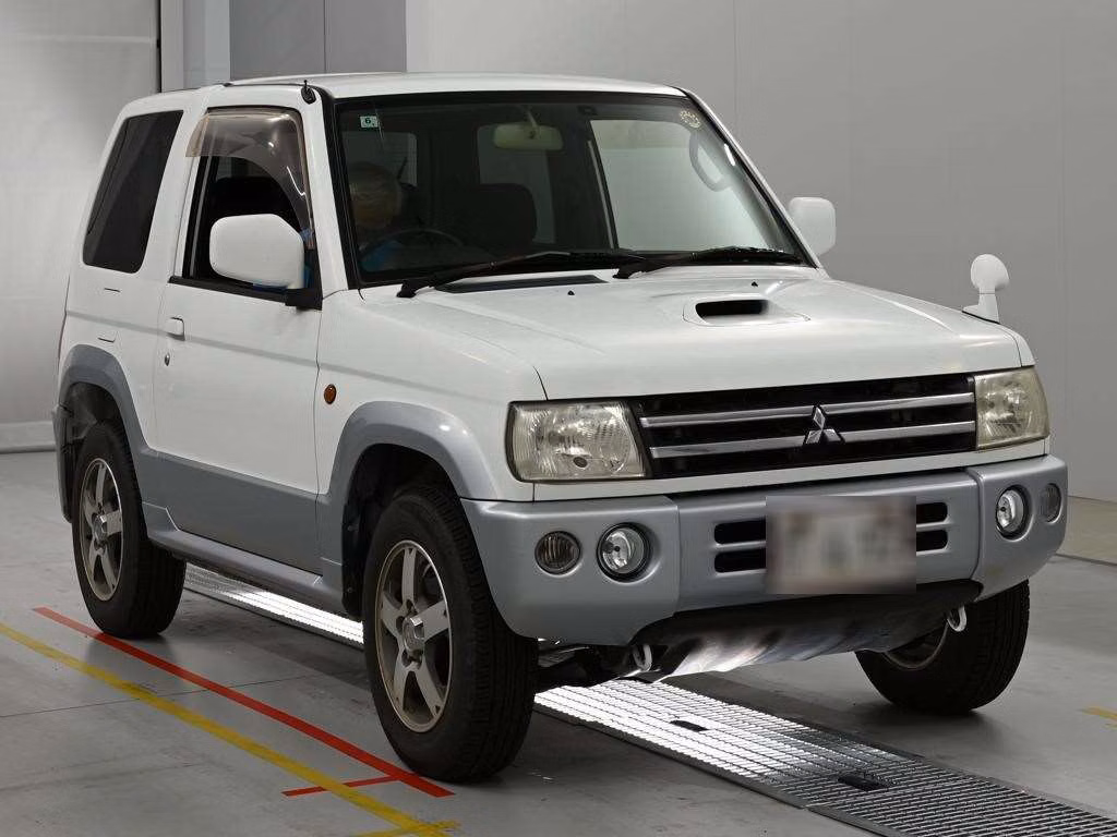MITSUBISHI PAJERO MINI