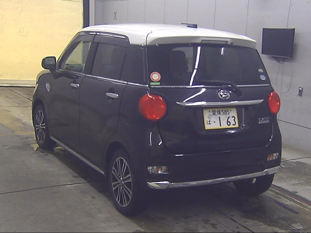 DAIHATSU CAST