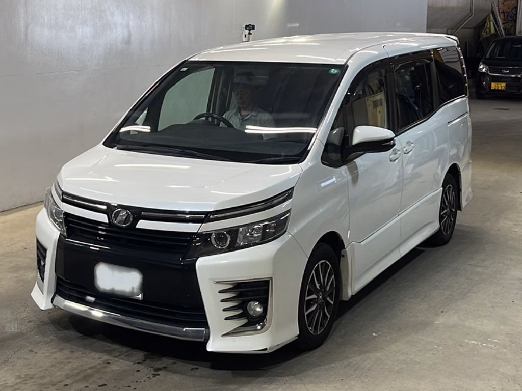 TOYOTA VOXY