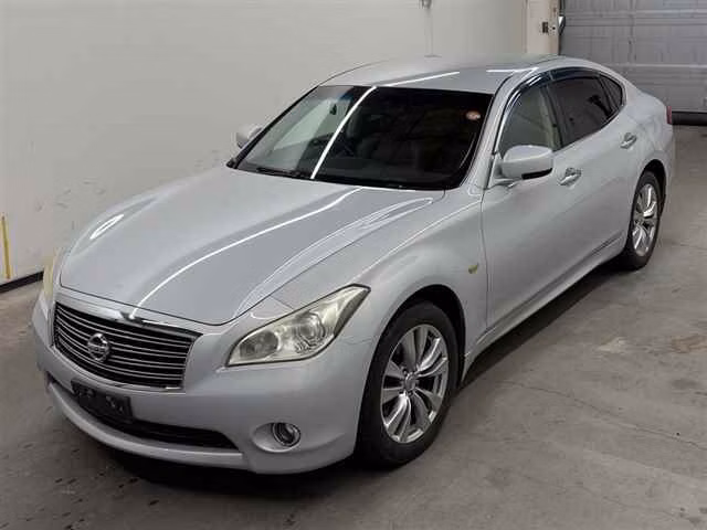 NISSAN FUGA