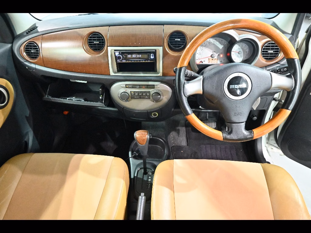 DAIHATSU MIRA GINO