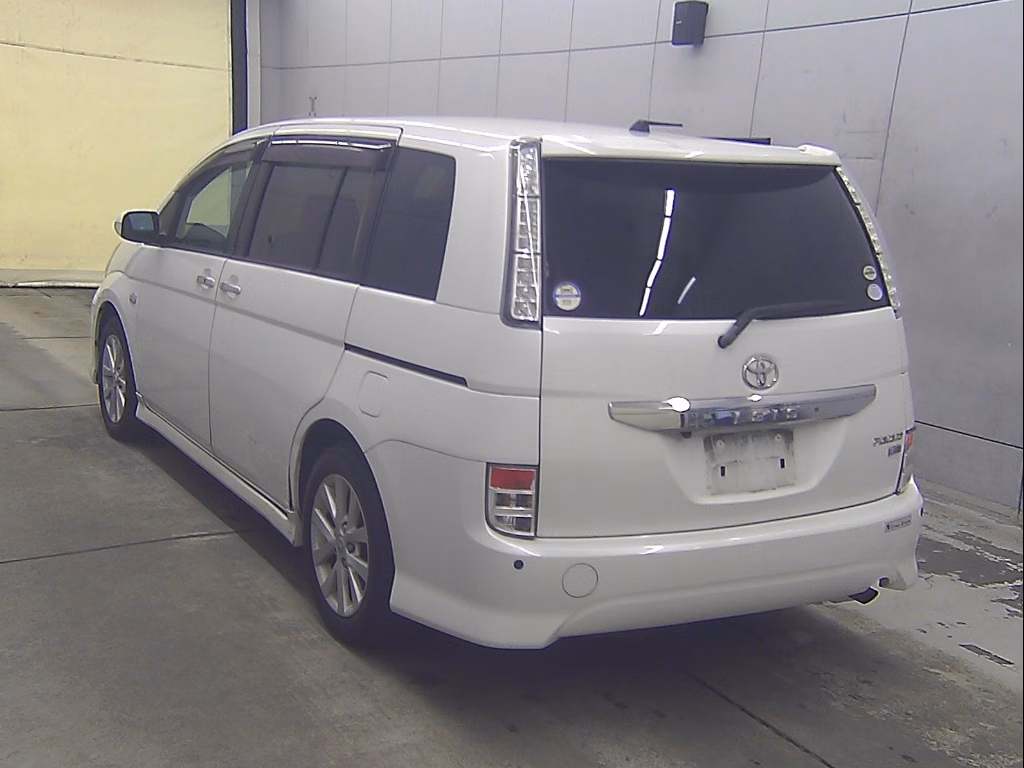TOYOTA ISIS