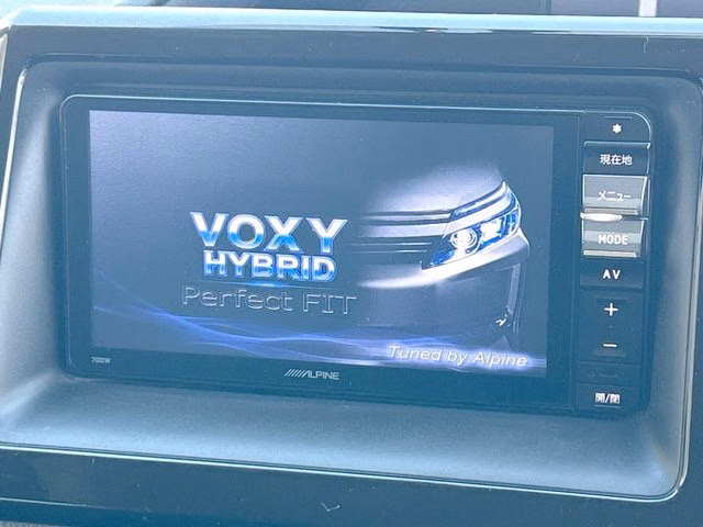 TOYOTA VOXY