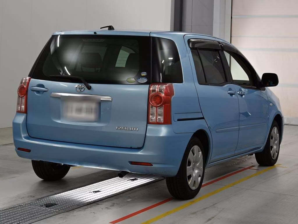 TOYOTA RAUM