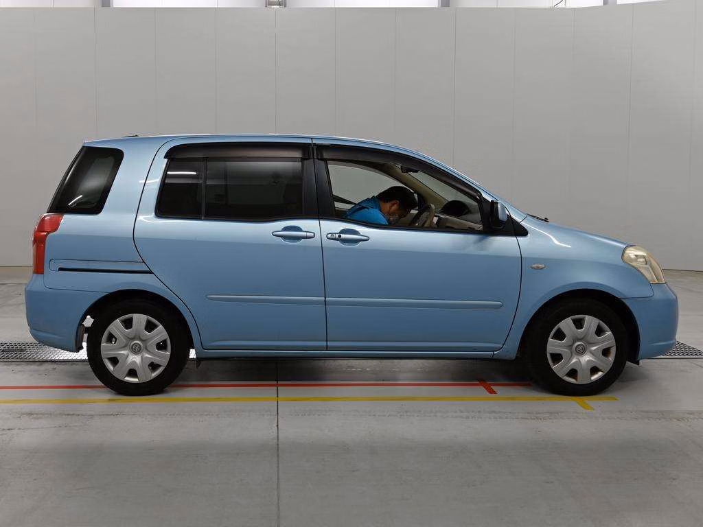 TOYOTA RAUM
