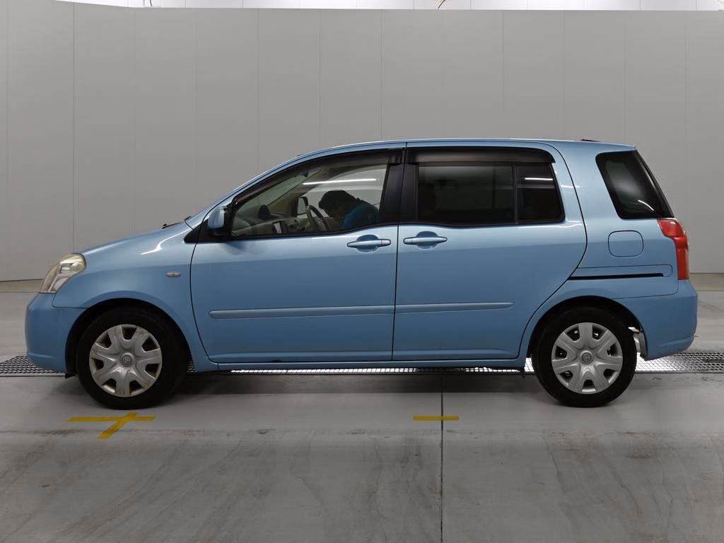TOYOTA RAUM