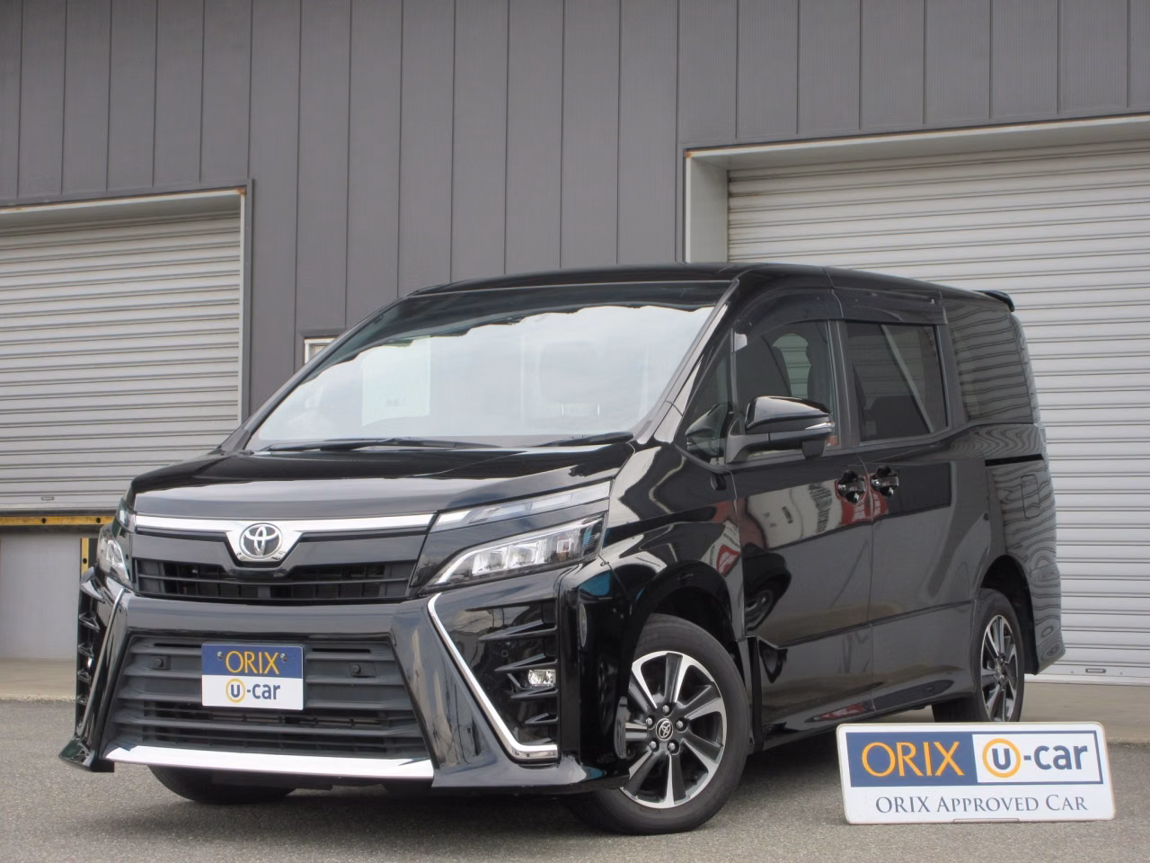 TOYOTA VOXY