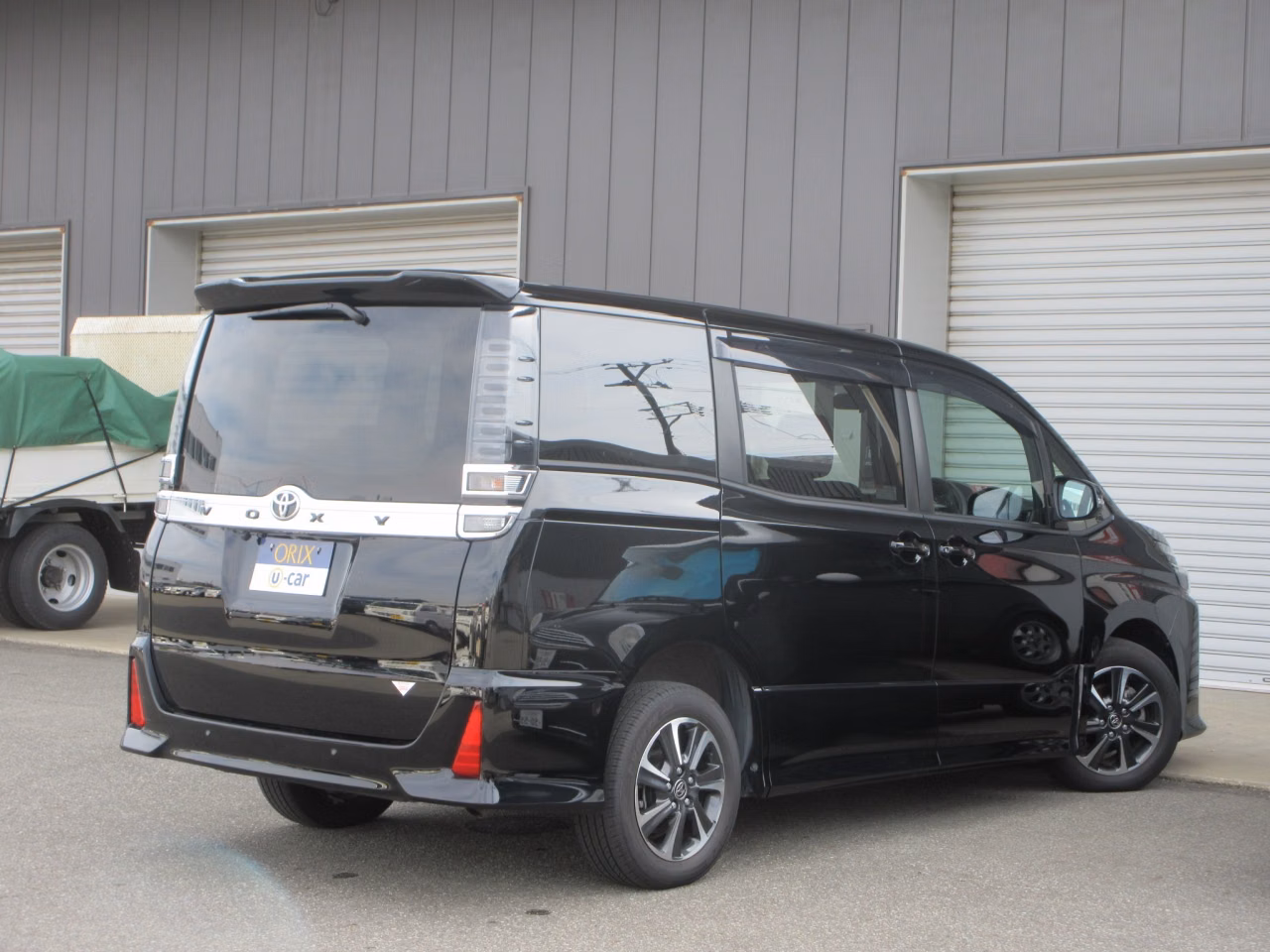 TOYOTA VOXY