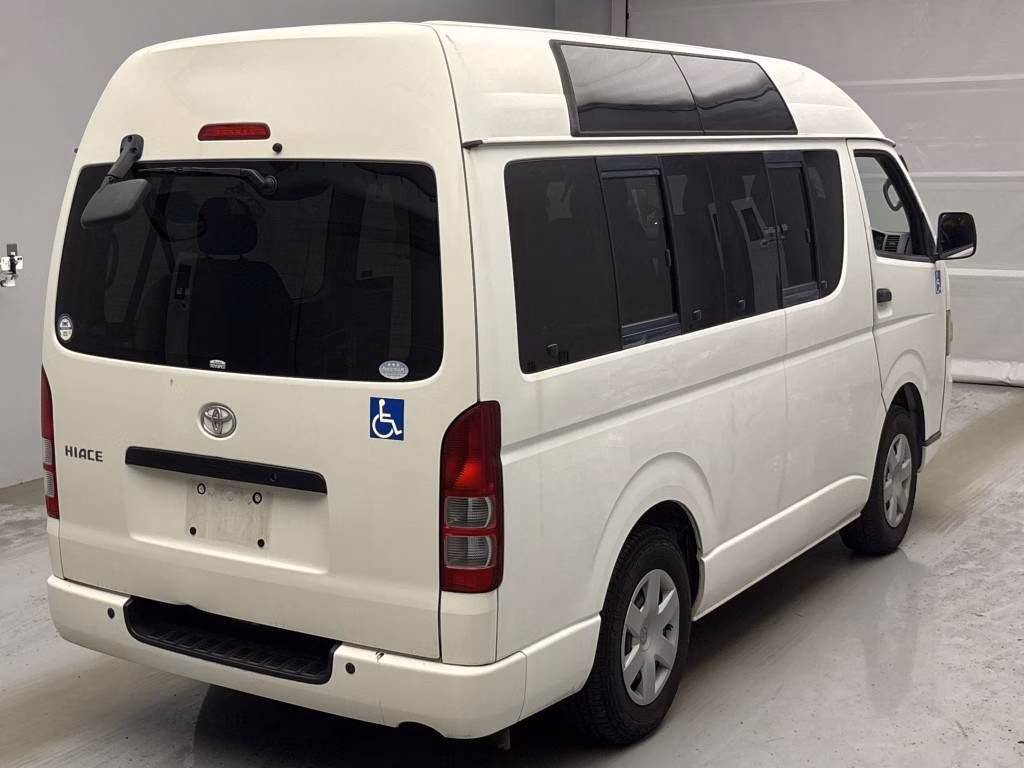 TOYOTA REGIUS ACE