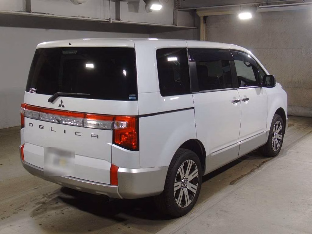 MITSUBISHI DELICA D:5