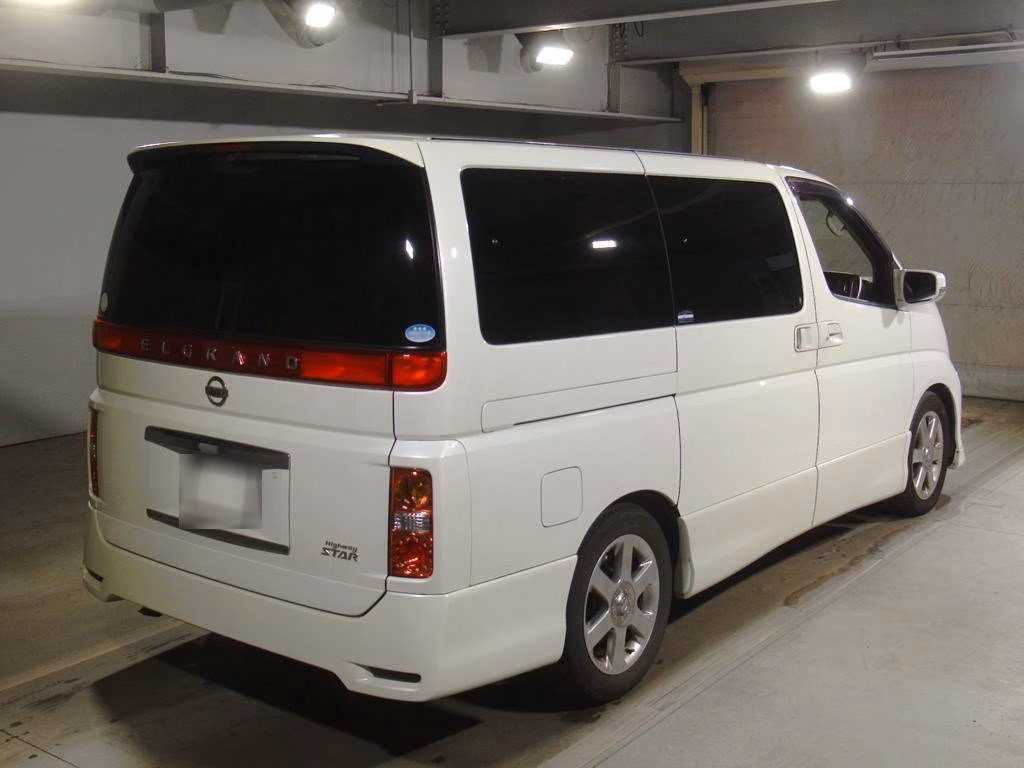 NISSAN ELGRAND