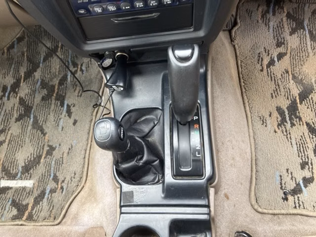 TOYOTA HILUX SURF