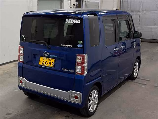 DAIHATSU WAKE