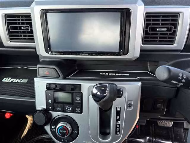 DAIHATSU WAKE