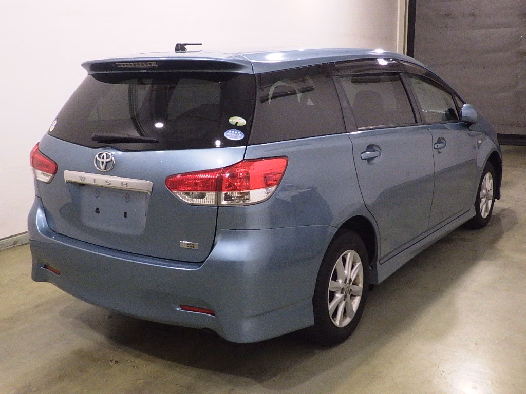 TOYOTA WISH