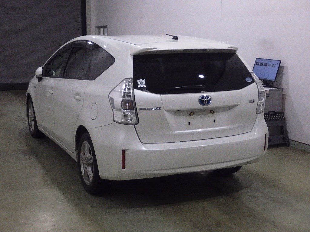 TOYOTA PRIUS ALPHA