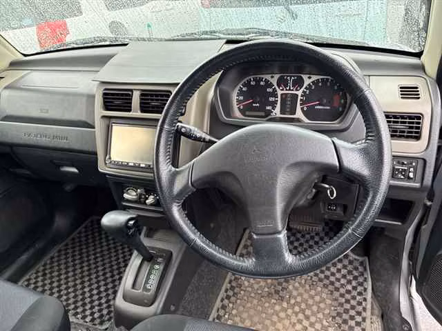 MITSUBISHI PAJERO MINI
