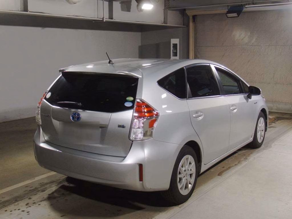 TOYOTA PRIUS ALPHA