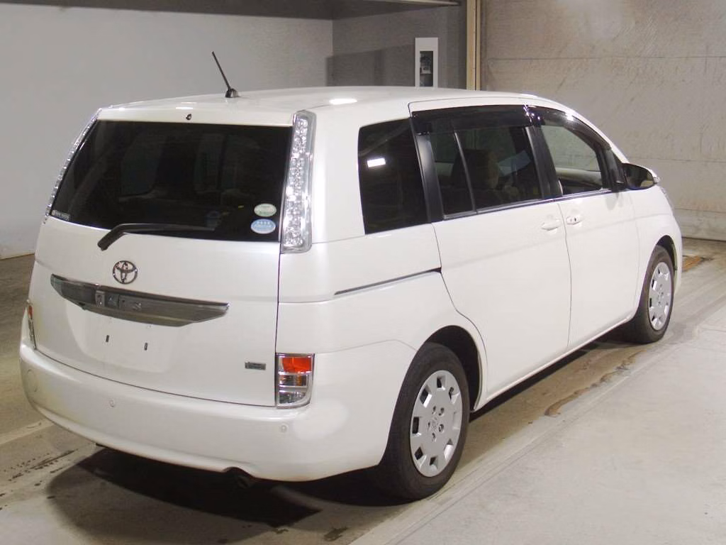 TOYOTA ISIS