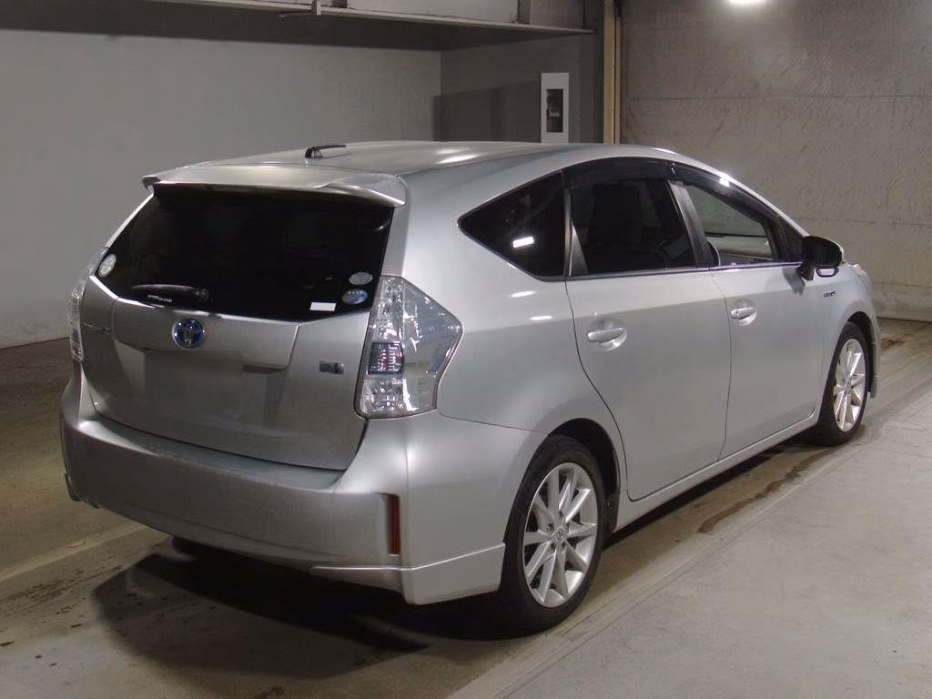 TOYOTA PRIUS ALPHA