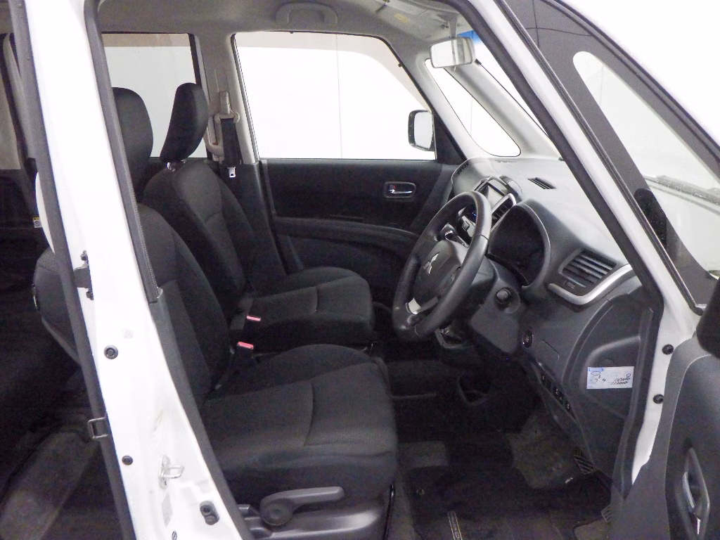 MITSUBISHI DELICA D:2