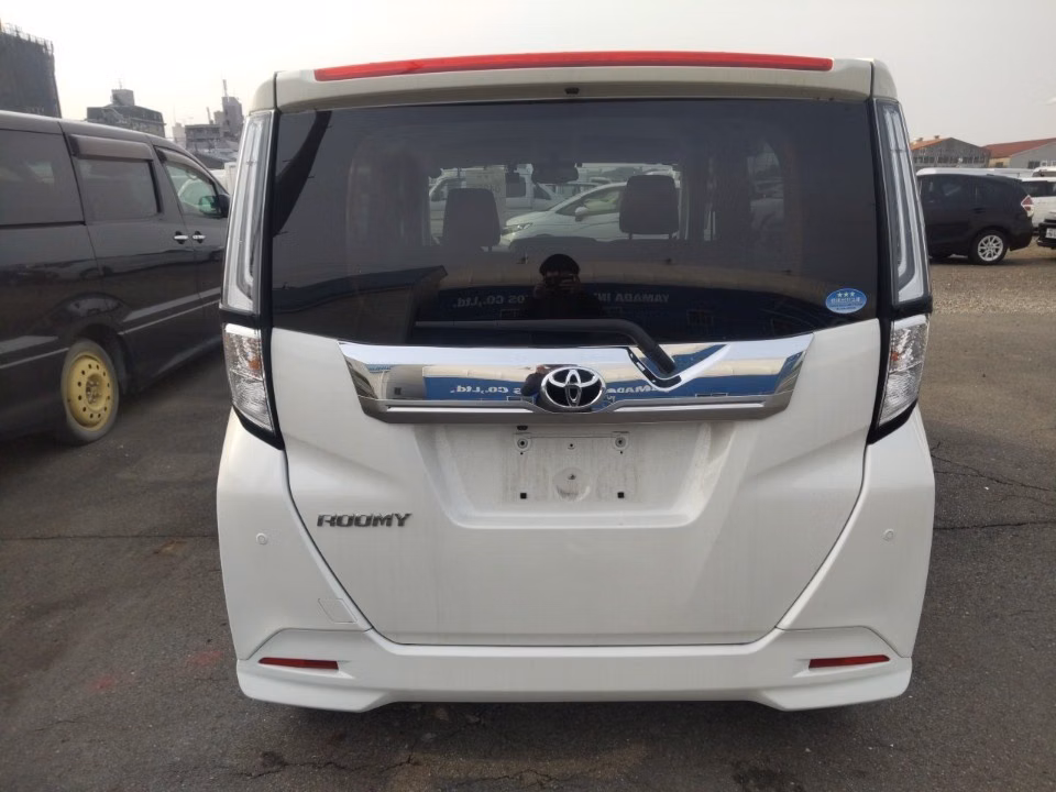 TOYOTA ROOMY