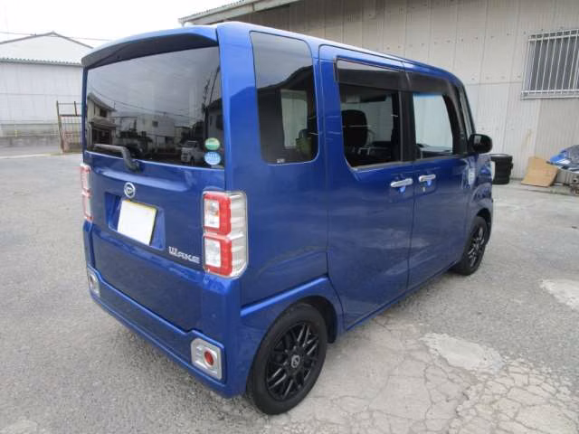 DAIHATSU WAKE
